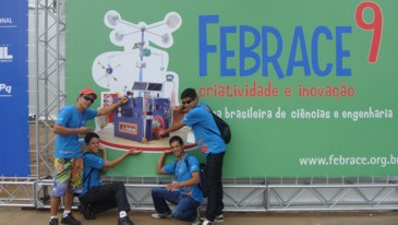Alunos do IFB na Febrace na USP, viagem científica